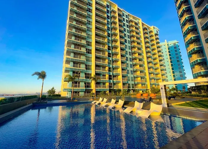 Spacious 2br Near Solaire, Okada, Airport *