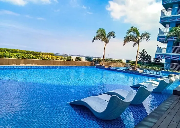 Spacious 2br Near Solaire, Okada, Airport Apartamento