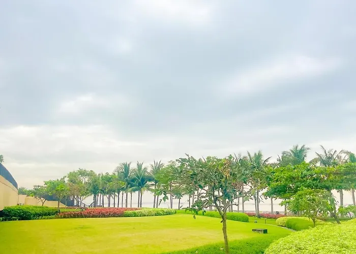 Spacious 2br Near Solaire, Okada, Airport *